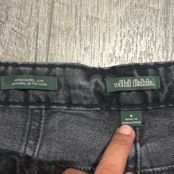 Women’s Black mid rise barrel Jeans - Picture 2 of 5